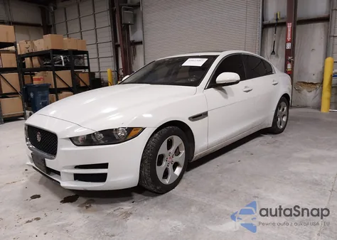 2018 Jaguar Xe 25T z USA, uszkodzony, nr VIN SAJAR4FX0JCP36623